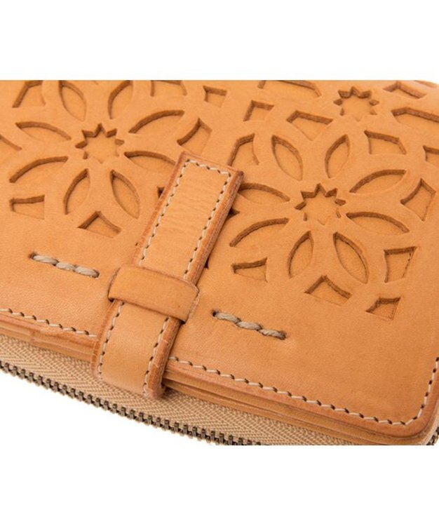 genten カットワーク 二つ折り財布 ヌメベージュ