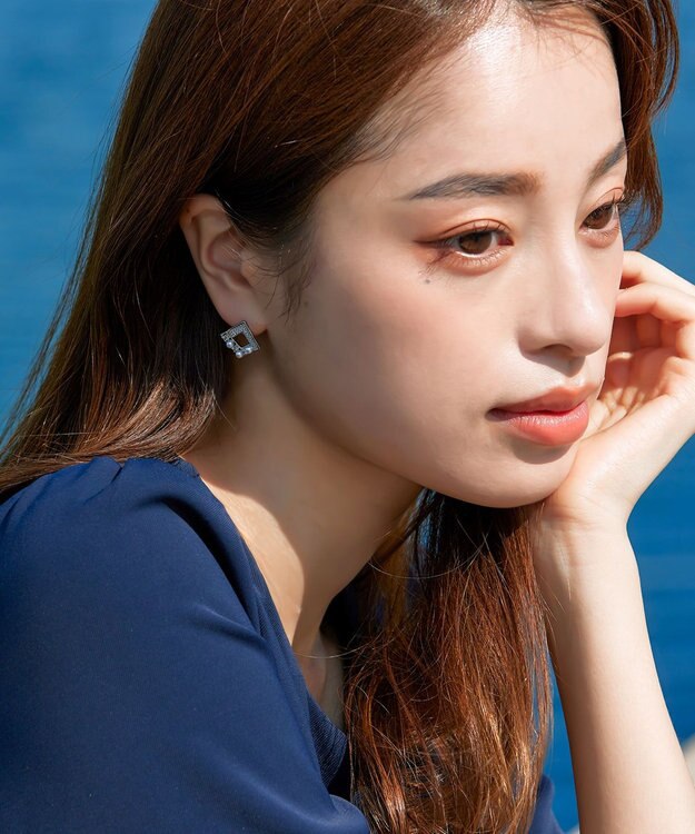 Tiaclasse 【金属アレルギー対応】スクエアストーン養殖パールピアス シルバー