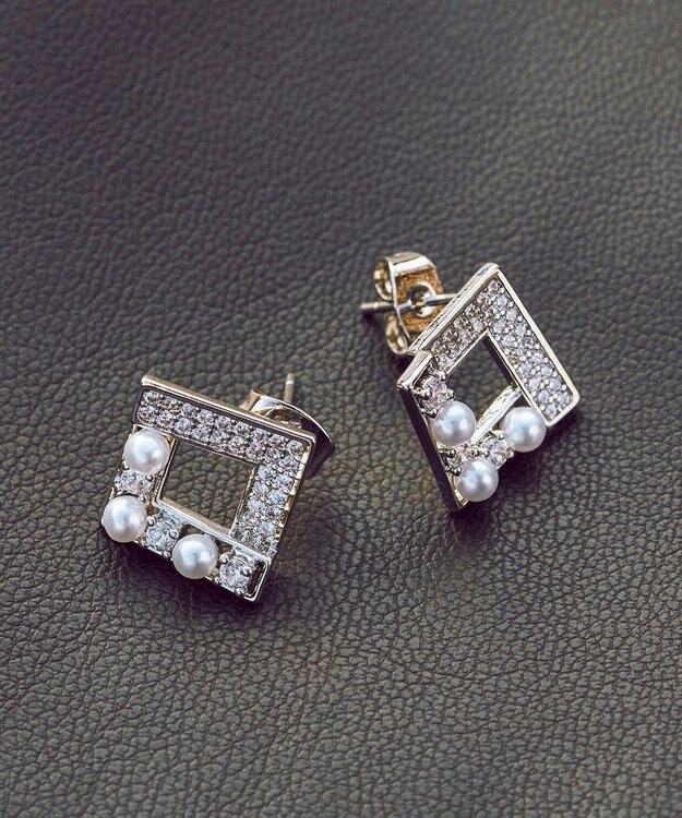 Tiaclasse 【金属アレルギー対応】スクエアストーン養殖パールピアス シルバー