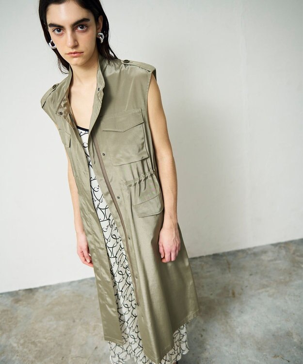 GRACE CONTINENTAL ミリタリーロングジレ カーキ