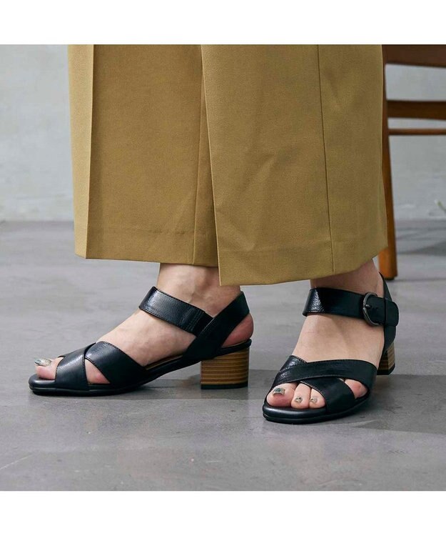 ing <ing>【WEB限定】ストラップクロスサンダル ブラック