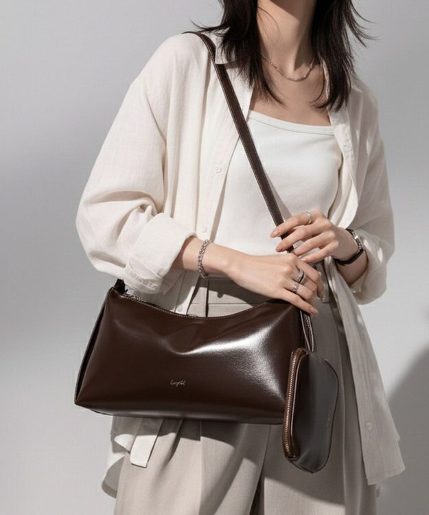 style code 【Ungrid/アングリッド】　ポーチチャーム付　ワイドバックルベルト ワンハンドルショルダーバッグ ブラウン