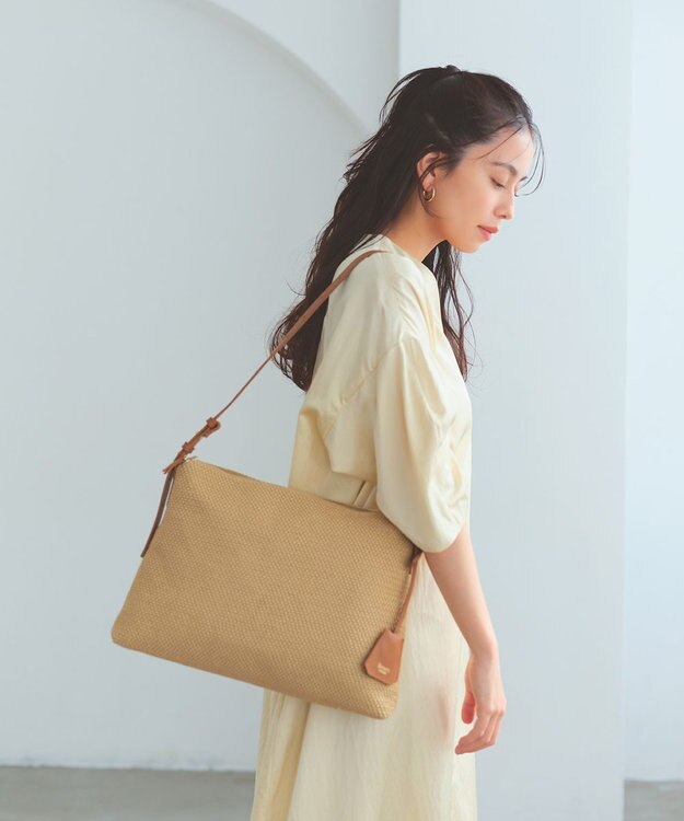 TOPKAPI 【Breath TOPKAPI】レザーコンビ 雑材風 シンプル ショルダーバッグ チャーム付き ベージュ