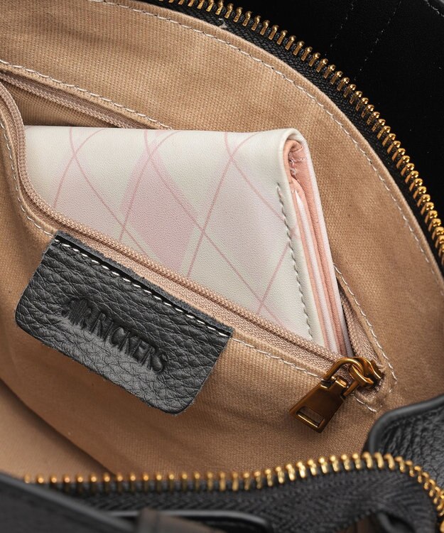 style code ［RICKERS/リッカーズ］ナチュラルレザーアオリハンドバッグ ブラック