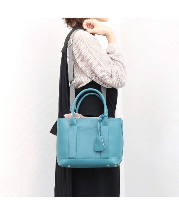 UNBILLION 【テレビ ドラマ着用アイテム】cachecache ショルダー付きパーテーション合成皮革トート ターコイズ