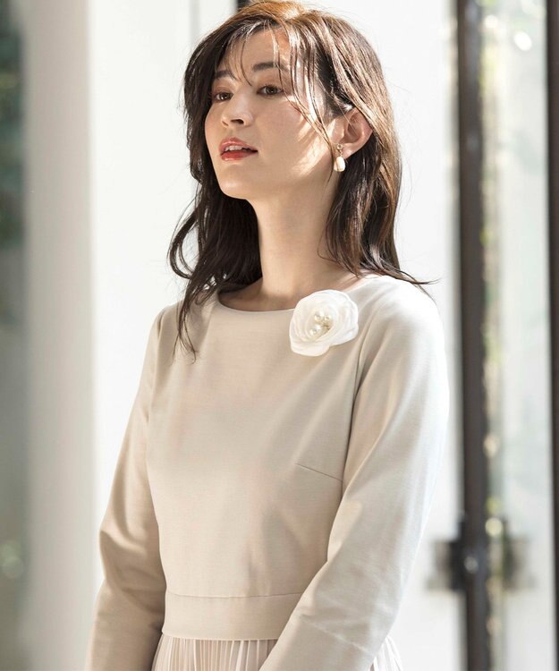 組曲 エアリーフラワーパールコサージュ アイボリー系