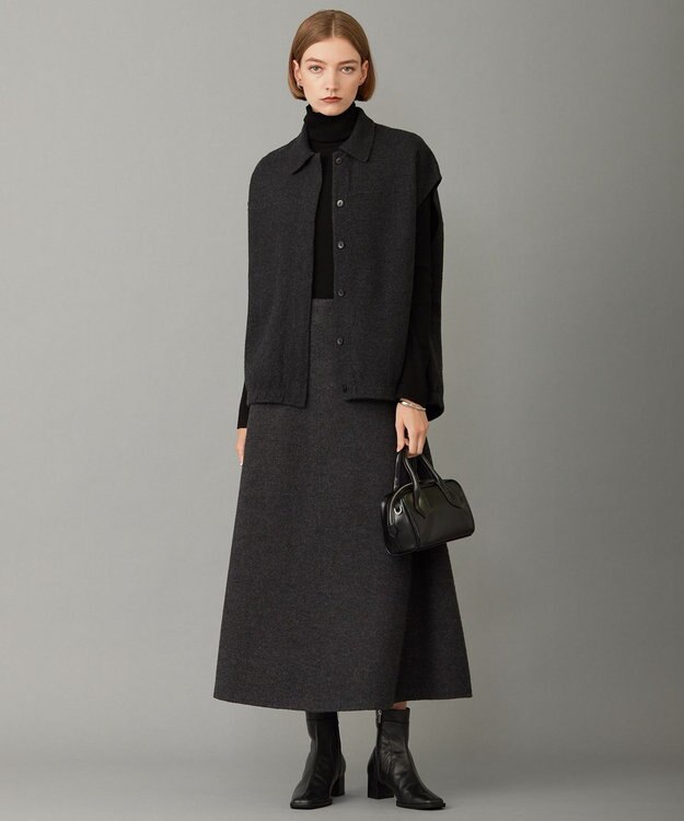 ICB ミルドウール ニットジレ チャコール系