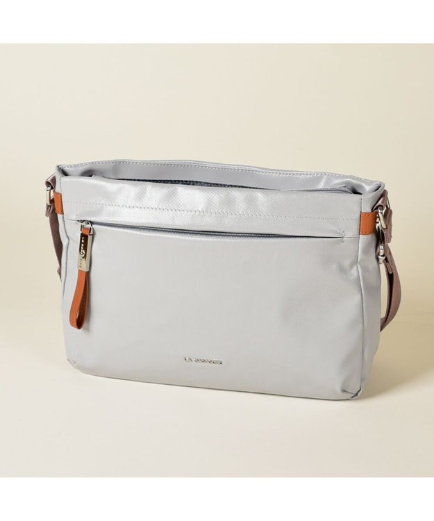 LA BAGAGERIE コーティングキャンバス ショルダーバッグ ライトグレー