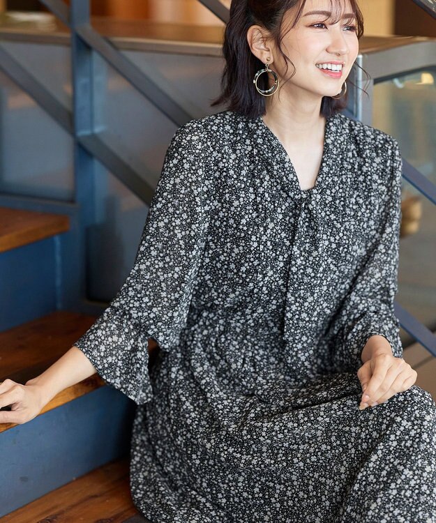 Tiaclasse L 【洗える】程良い透け感のプリントボウタイワンピース ブラック