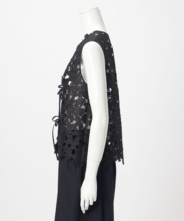 23区 【GOLD LABEL/見上愛さん着用】エンブロイダリーレース ジレ ブラック系
