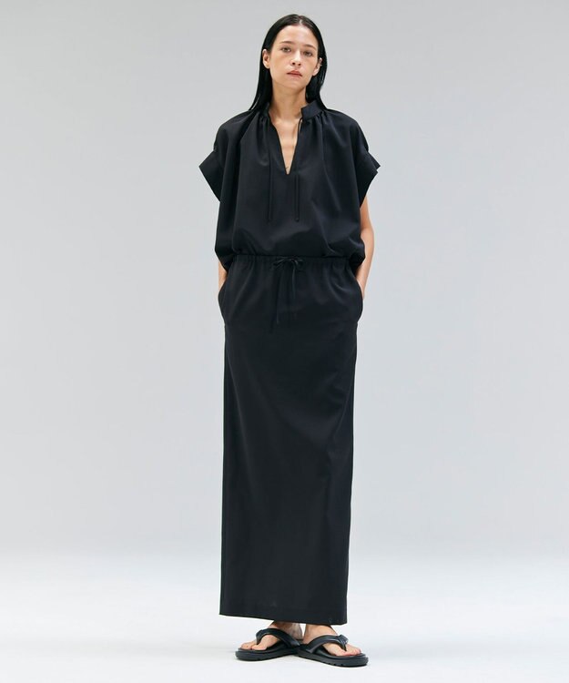 BEIGE， 【洗える/接触冷感/速乾/UVケア対応】BATEAU / Vネックバックギャザーハーフスリーブブラウス Black