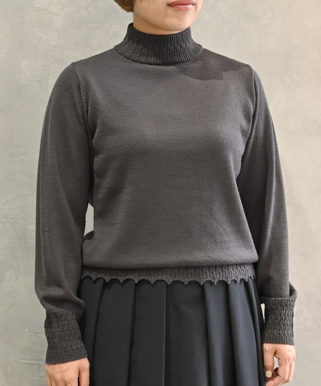 muuc 〈エクストラファインメリノウール〉〈洗えるニット〉レース編みハイネックプルオーバー グレイッシュブラウン