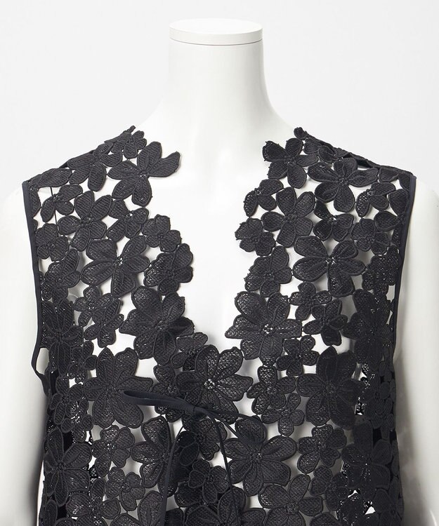 23区 【GOLD LABEL/見上愛さん着用】エンブロイダリーレース ジレ ブラック系