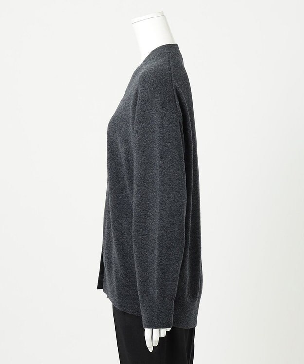 23区 【R(アール)】ウールカシミヤ Vネックカーディガン チャコールグレー系