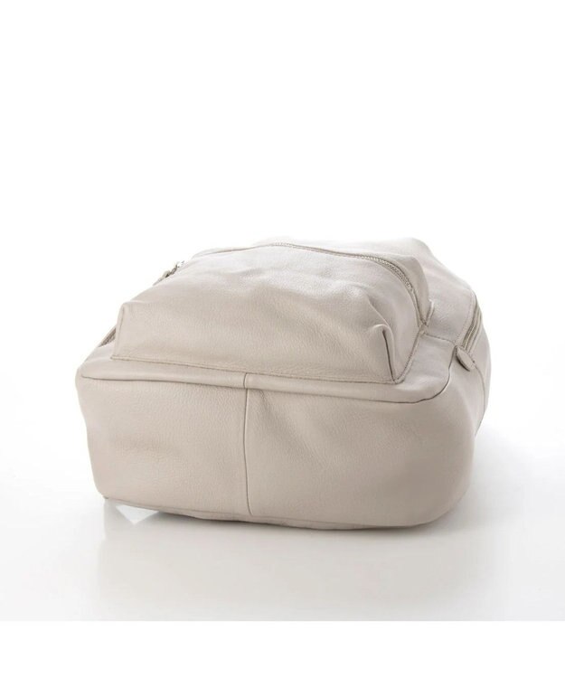 UNBILLION perche / 牛革ソフトシュリンクタイプリュック ライトグレー