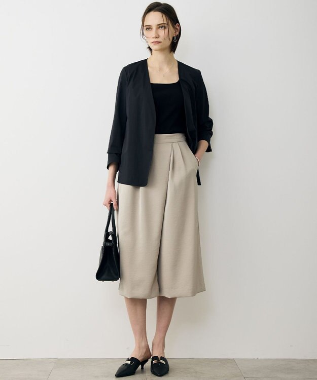 ICB L ワッシャーダルサテン ニーショーツ サンドベージュ