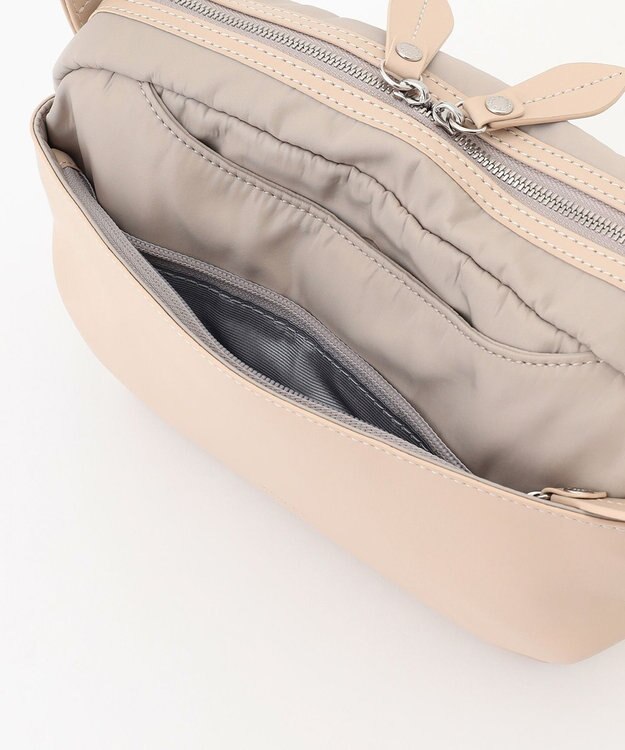 Y'SACCS シルキーリュクスショルダーバッグ アイボリー