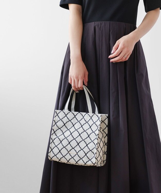 TOCCA CHECKER CLOVER EMBROIDERY MINI ミニバッグ ブラック系