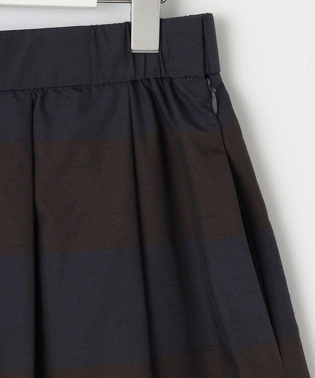 自由区 L 【カタログ掲載・洗える】スラブシャンタン スカート ネイビー×ブラウン