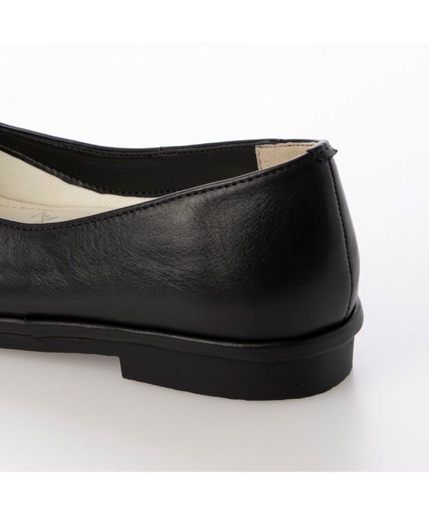 ing <ing>【サスティナブルシリーズ】Vカットフラットパンプス ブラック