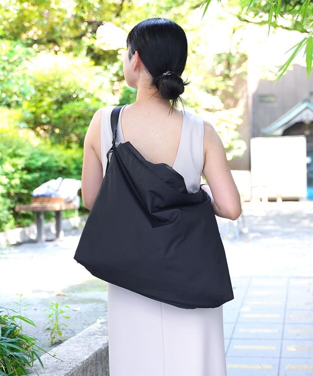 LIVERAL 【大容量】UKIE メッセンジャーバッグ Super water repellent