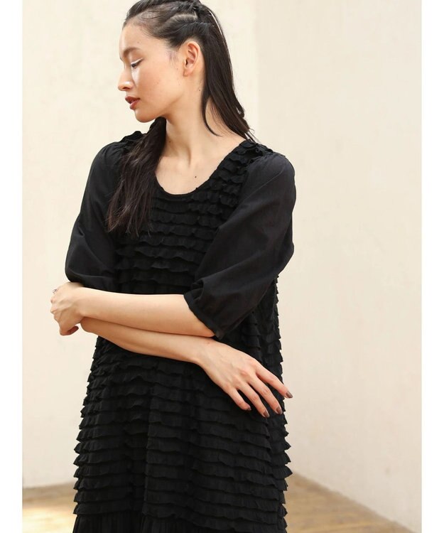 Green Parks ■ＥＳＣＡＲ　ウェーブカット×ローン刺繍ワンピース Black