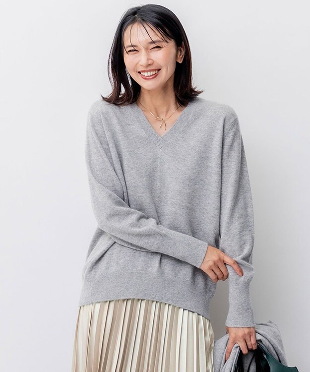 23区 【洗える】ピュアカシミヤ Vネック ニット ライトグレー系