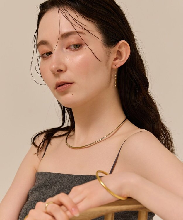 Phoebe 〈金属アレルギー対応〉グリッターエクレアロングピアス　ゴールド/ニッケルフリー ゴールド