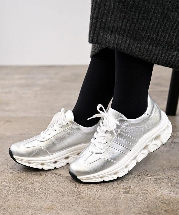 Pointer 日本製 本革 穴開きソールスニーカー シルバー