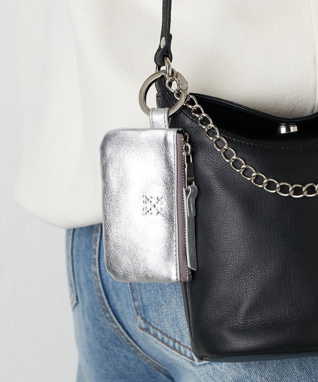 russet カラビナ付き ソフトレザーマルチケース(Z-211) Silver