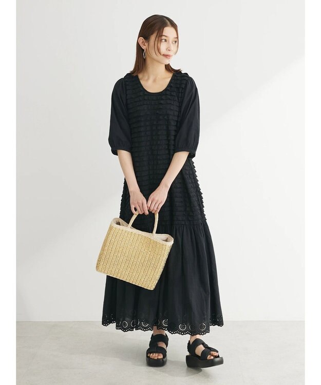 Green Parks ■ＥＳＣＡＲ　ウェーブカット×ローン刺繍ワンピース Black