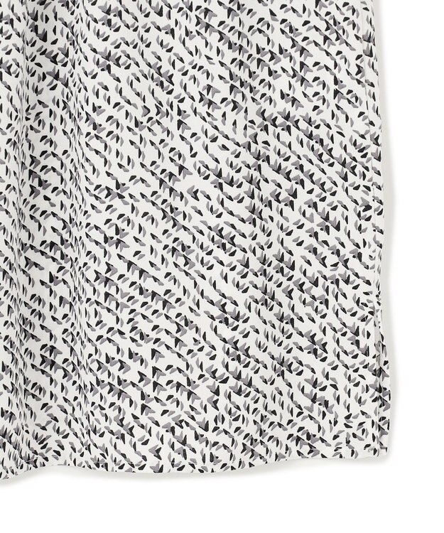 23区 【吸水速乾/UVケア/防シワ性】シャドージオメトリック プリント ブラウス ホワイト系