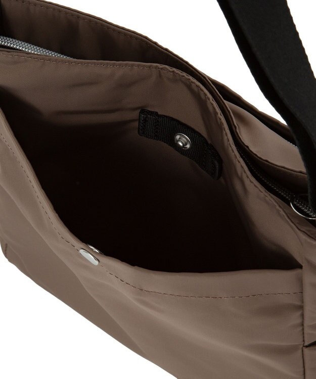 ACE BAGS & LUGGAGE ACE アリッサム ショルダーバッグ 17690 ライトブラウン