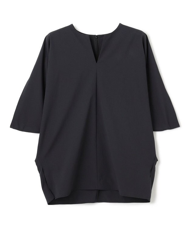 BEIGE， 【接触冷感/UVカット/洗える・BAILA 8.9月合併号掲載】YANN / Vスリットプルオーバーブラウス Black