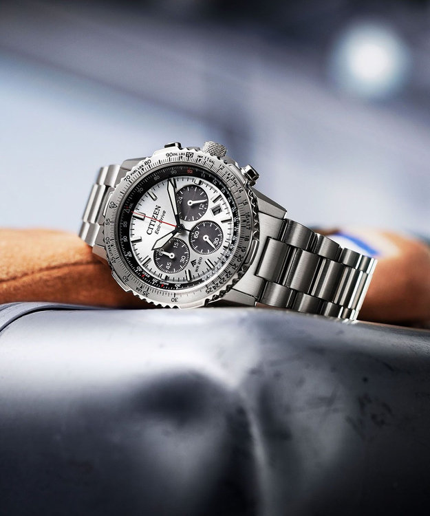 CITIZEN 【電池交換不要 クロノグラフ】航空計算尺機能搭載ウオッチ シルバー