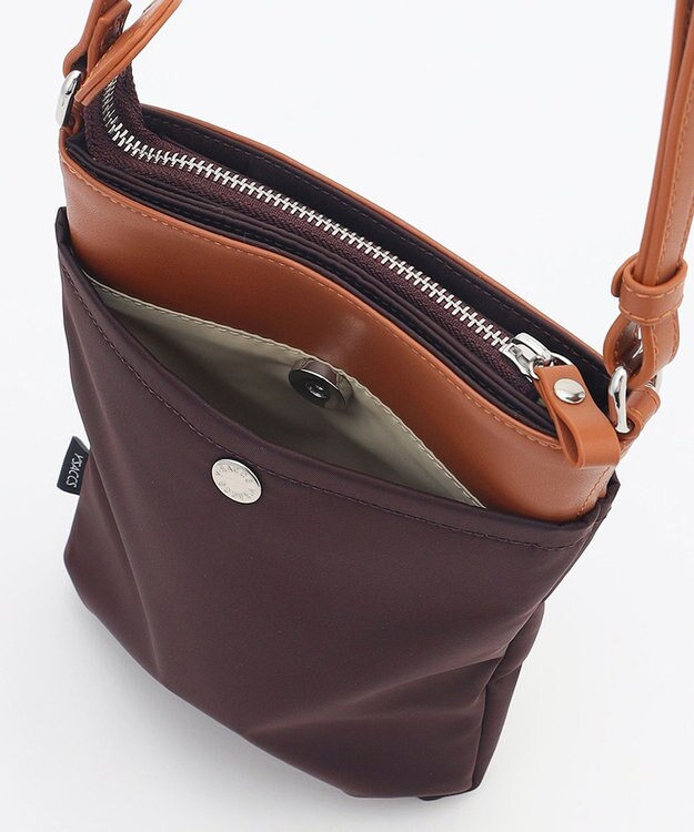 Y'SACCS 【大人のおしゃれ手帖11月号掲載】本上まなみ×Y'SACCS タックラウンドスマートポシェット ワイン