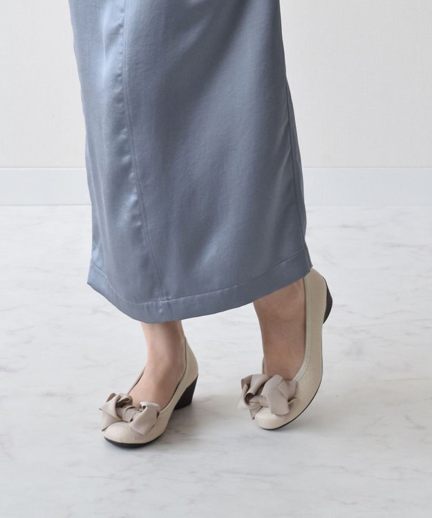 Bridget Birkin ＜3E＞【Bridget Birkin Walk】グログランリボンウォーキングパンプス ベージュ雑材