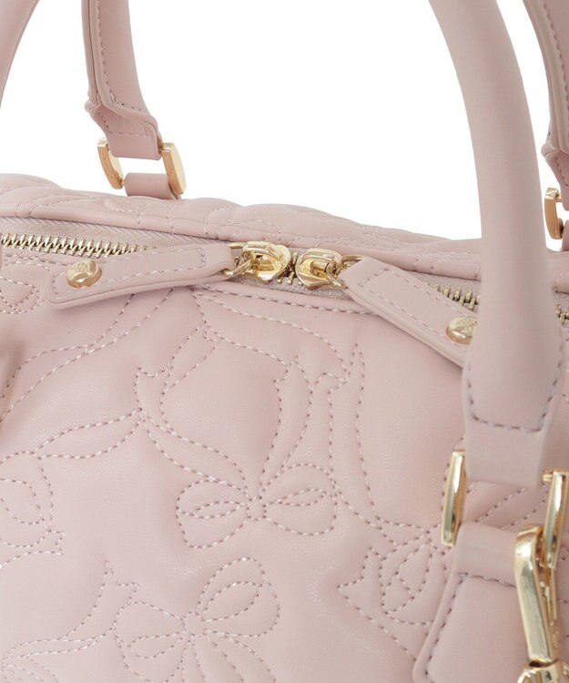 Maison de FLEUR チャーム付きリボンキルティングボストンバッグ Pink