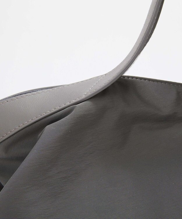 TOPKAPI 【Breath TOPKAPI】MORPH モーフ リンクルナイロン 2way ワイド トートバッグ チャーム付き　軽量 / 撥水 グレー