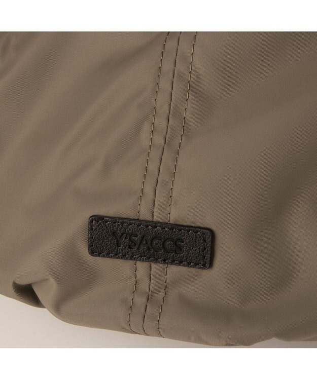 Y'SACCS リサイクルナイロン　ふんわりトート　Sサイズ グレージュ×チョコ