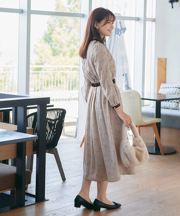 Tiaclasse L 【安田美沙子さん着用・新色/XSサイズ追加・洗える】フラワープリント配色ワンピース モカA