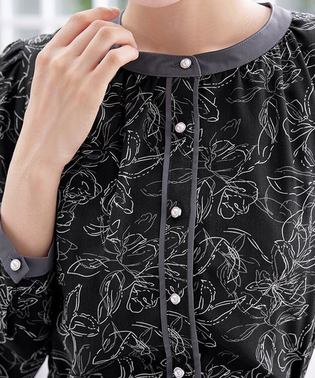 Tiaclasse L 【安田美沙子さん着用・新色/XSサイズ追加・洗える】フラワープリント配色ワンピース ブラック×チャコールグレー