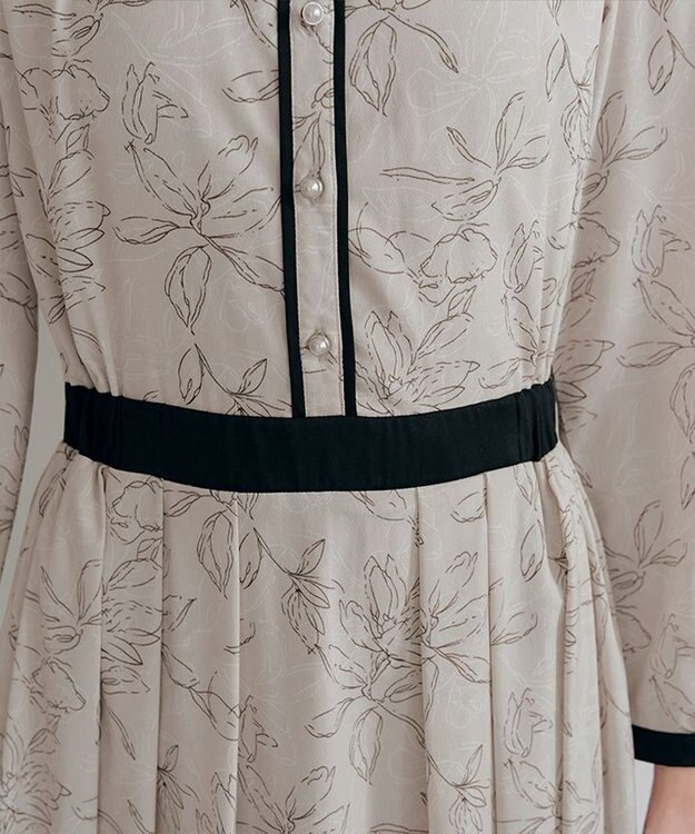 Tiaclasse L 【安田美沙子さん着用・新色/XSサイズ追加・洗える】フラワープリント配色ワンピース ベージュ