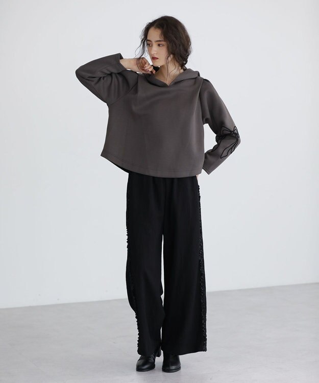 Green Parks ■ESCAR リボンコード刺繍フーディ Charcoal Gray