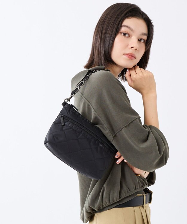 LeSportsac　CHAIN COSMETIC CLUTCH　チェーンキルト CHAIN COSMETIC CLUTCH/オニキスチェーンキルト / LeSportsac