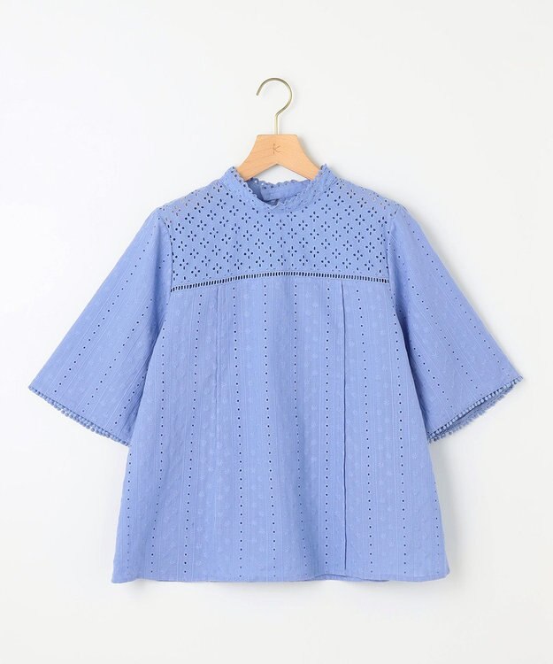 組曲 【WEB限定色あり】エンブロイダリーレース　ハイネック半袖ブラウス ヒヤシンスブルー系