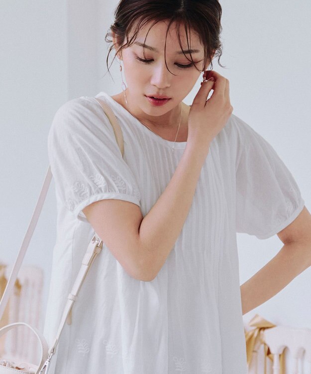 Tiaclasse 【洗える】パンチングレースピンタックチュニックブラウス オフホワイト