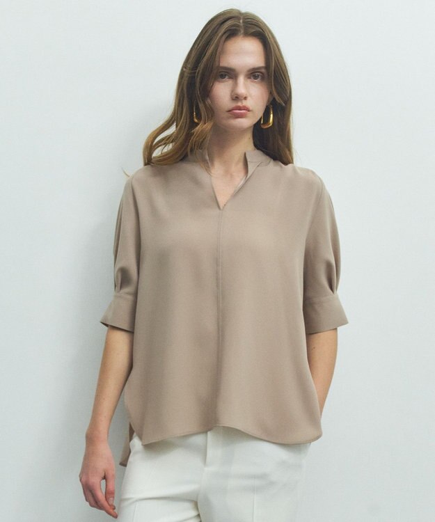 BEIGE， FLEUR / バックサテン プルオーバーブラウス Beige