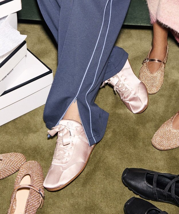 STEVE MADDEN ARTISTE サテンフラットバレエスニーカー ピンク