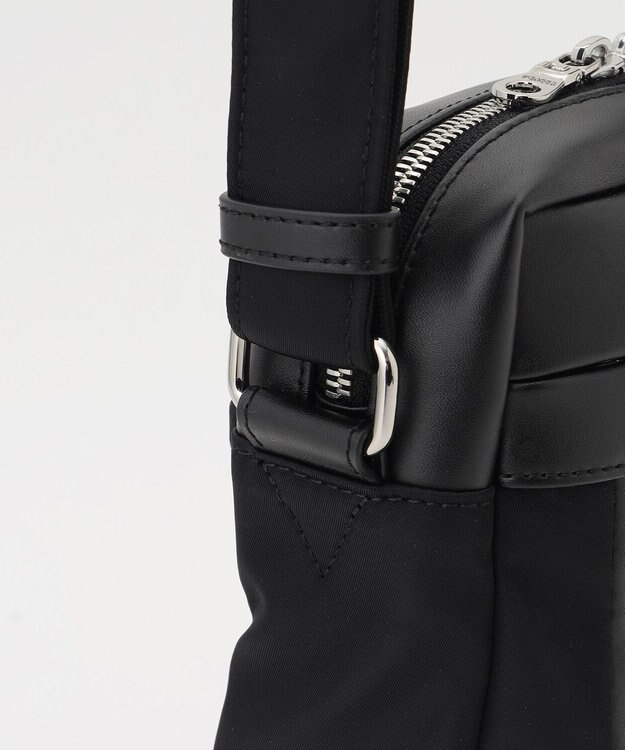 Y'SACCS ブロックモチーフポシェット ブラック